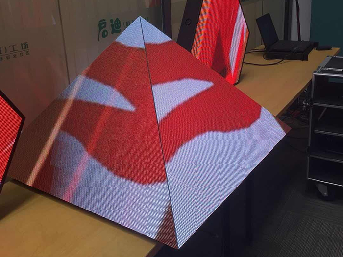 異形LED屏廠家：如何應(yīng)對(duì)市場(chǎng)需求的多樣性？