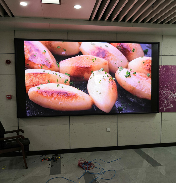 孝感華中師范大學(xué)綜合樓P1.875全彩屏